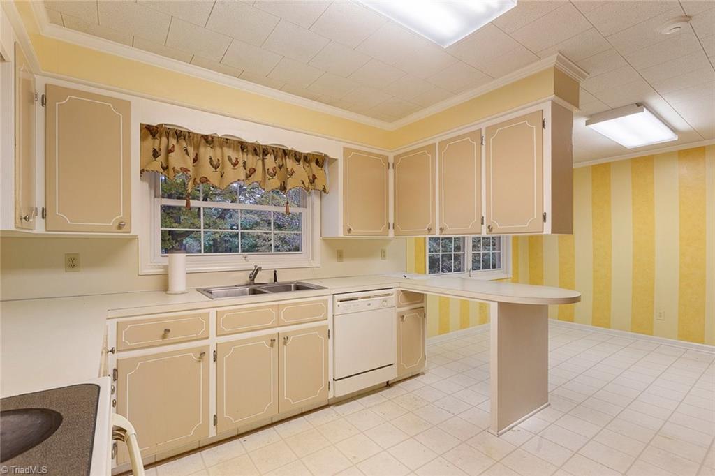 3802 Johnson Street High Point, NC 27265 - Photo 11 of 30 Gallery Image 11