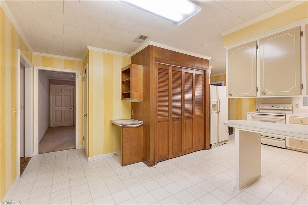 3802 Johnson Street High Point, NC 27265 - Photo 10 of 30 Gallery Image 10