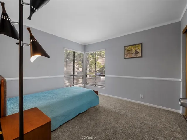 a view of livingroom with furniture