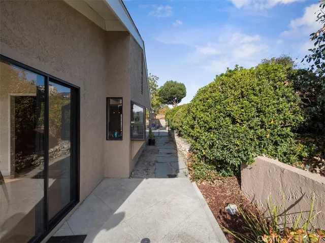 a view of a pathway of a house