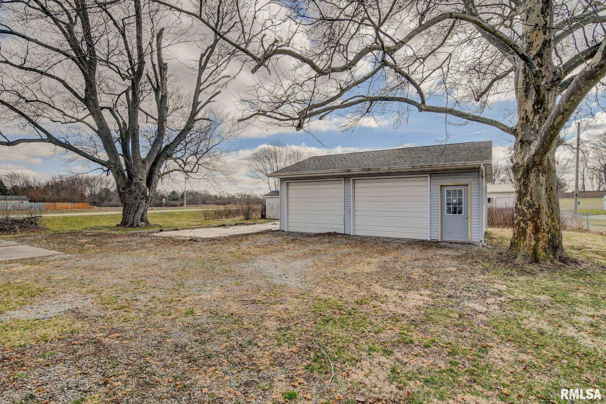 2972 East Andrew Road Sherman, IL 62684 - Photo 6 of 11 Gallery Image 6