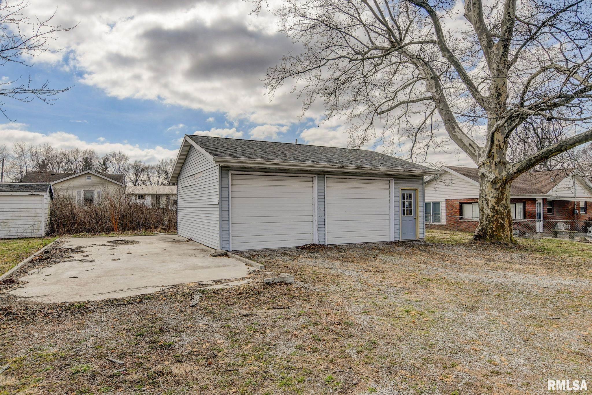 2972 East Andrew Road Sherman, IL 62684 - Photo 7 of 11 Gallery Image 7