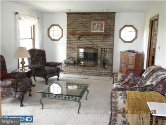 13 Bridge Road Lumberton, NJ 08048 - Photo 3 of 12 Living Room