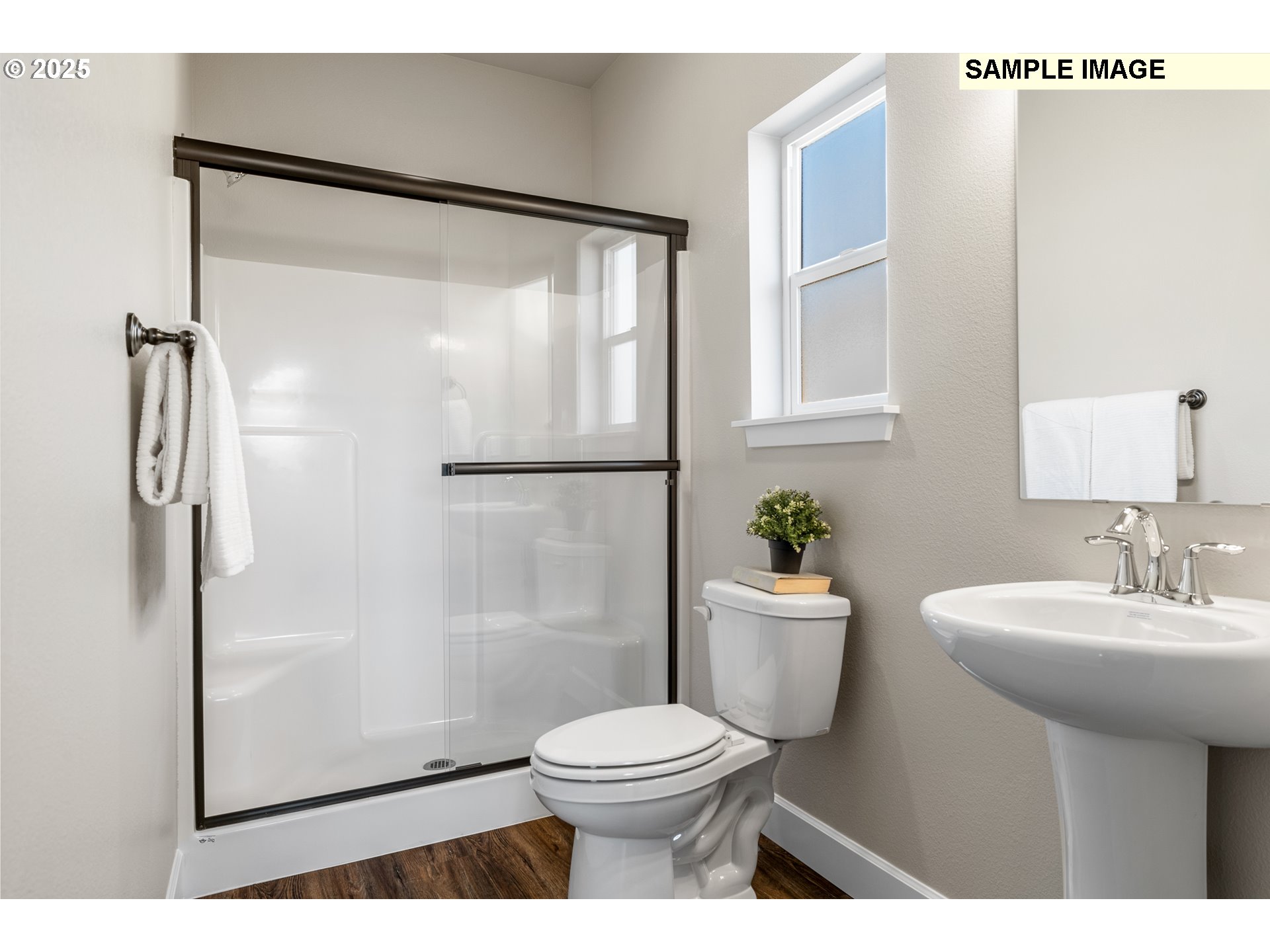 548 Arthur Street Umatilla, OR 97882 - Photo 21 of 36 a bathroom with a sink toilet and shower