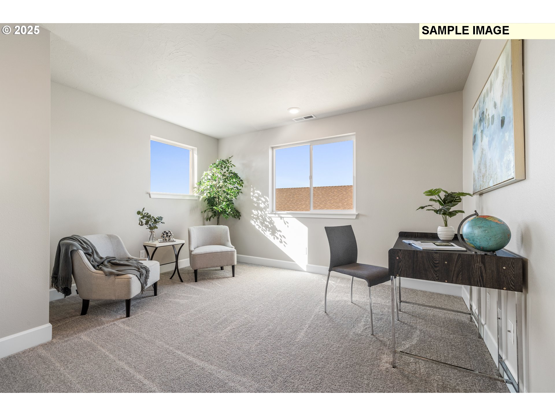 548 Arthur Street Umatilla, OR 97882 - Photo 26 of 36 a living room with furniture and flowers