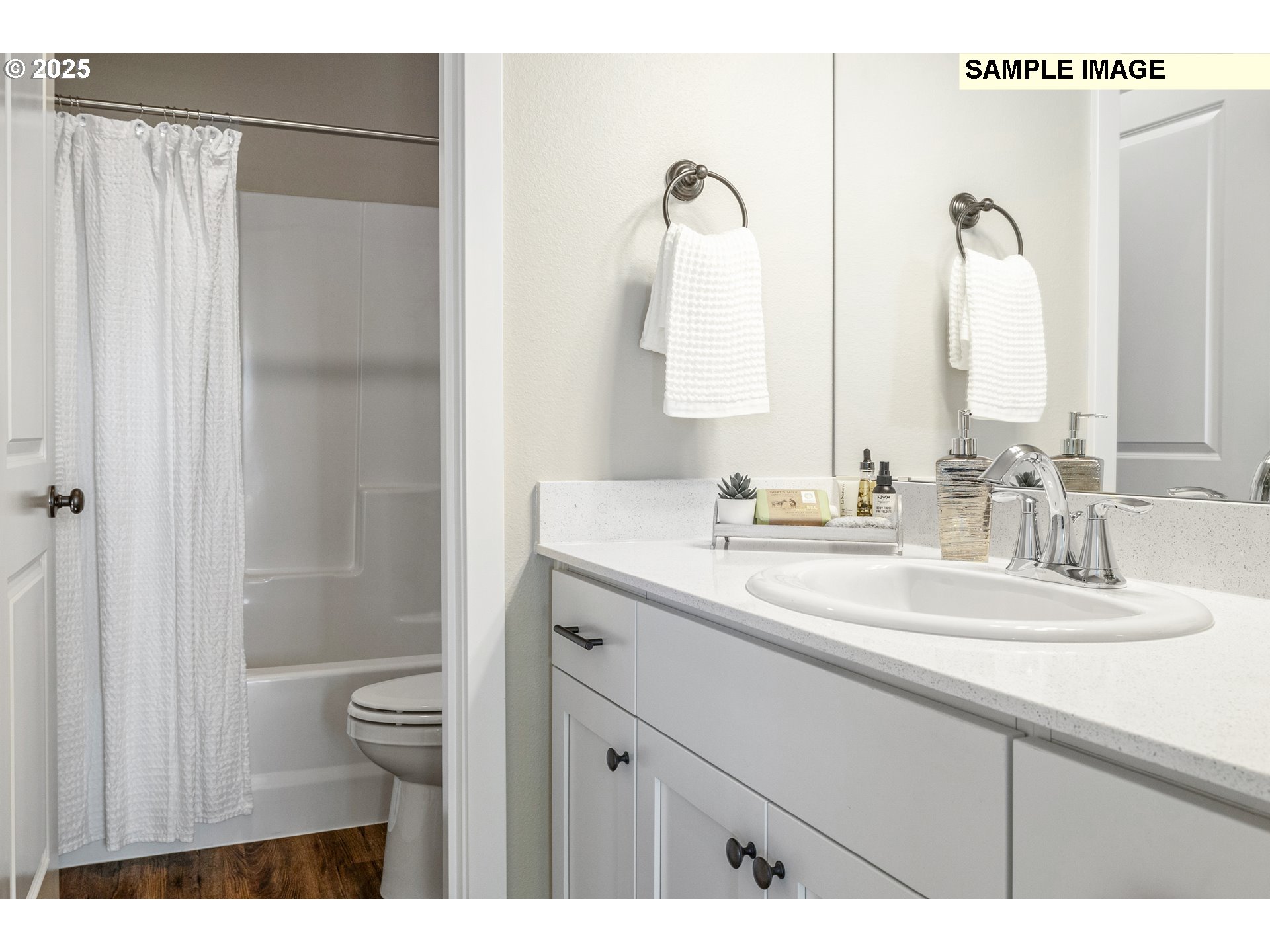 548 Arthur Street Umatilla, OR 97882 - Photo 35 of 36 a bathroom with a double vanity sink and a mirror