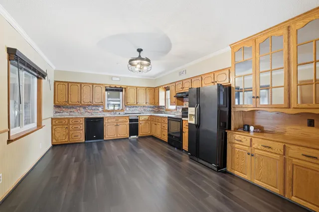 $300,000 | 627 South Litchfield Avenue, Litchfield, MN 55355