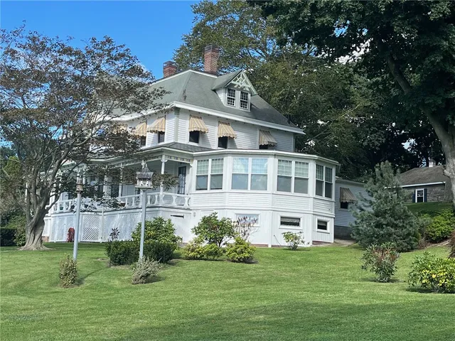 $1,995,000 | 1660 Main Road, Tiverton, RI 02878