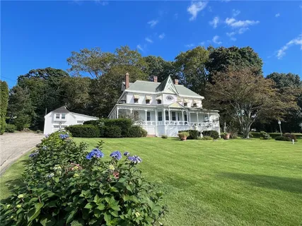 $1,995,000 | 1660 Main Road, Tiverton, RI 02878