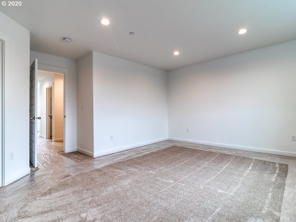 70 South 39th Drive Ridgefield, WA 98642 - Photo 21 of 24 an empty room with an entryway