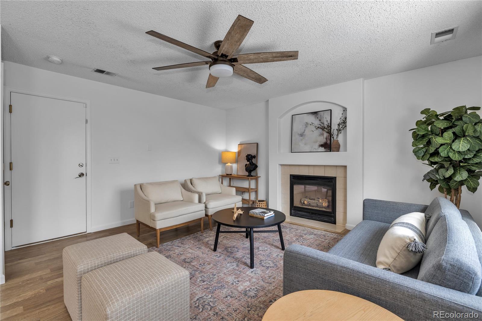 9851 South Castle Ridge Circle Highlands Ranch, CO 80129 - Photo 18 of 38