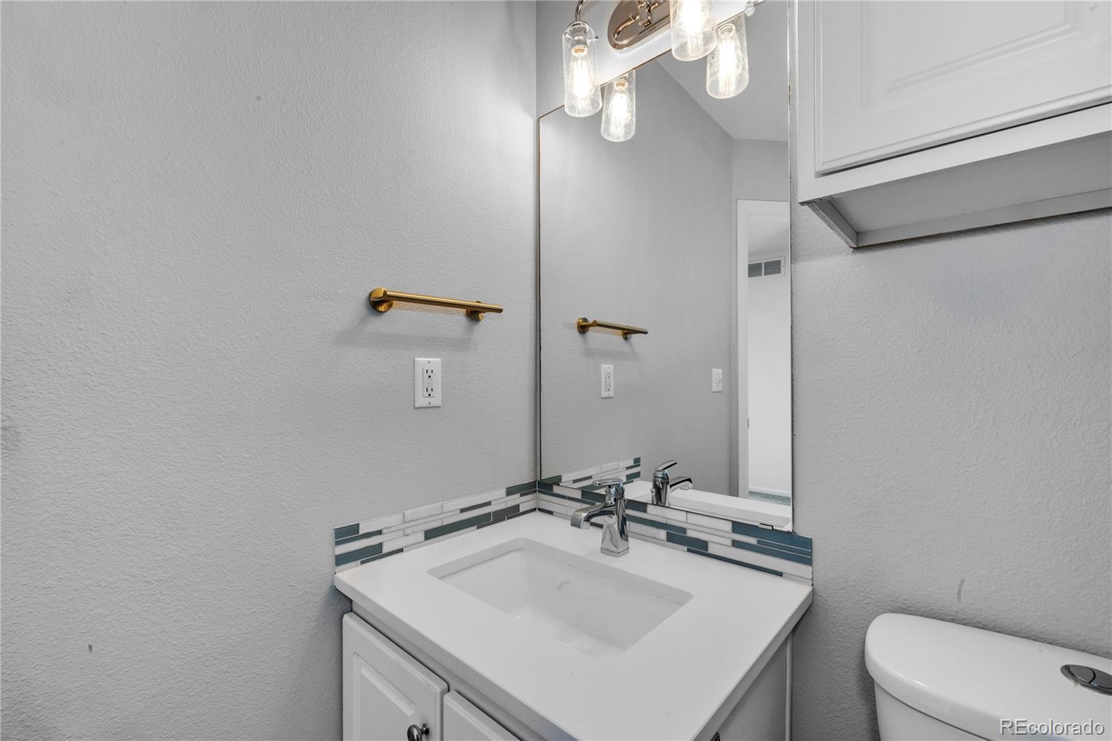 9851 South Castle Ridge Circle Highlands Ranch, CO 80129 - Photo 30 of 38