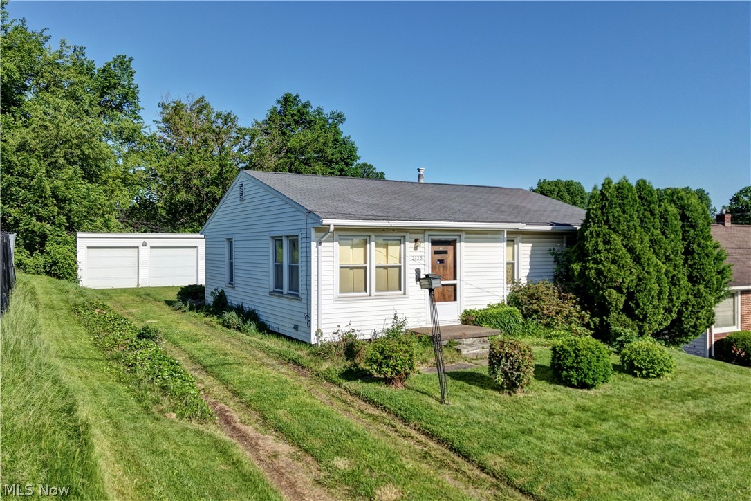 2123 Clearview Avenue Northwest Canton, OH 44708 - Photo 1 of 28