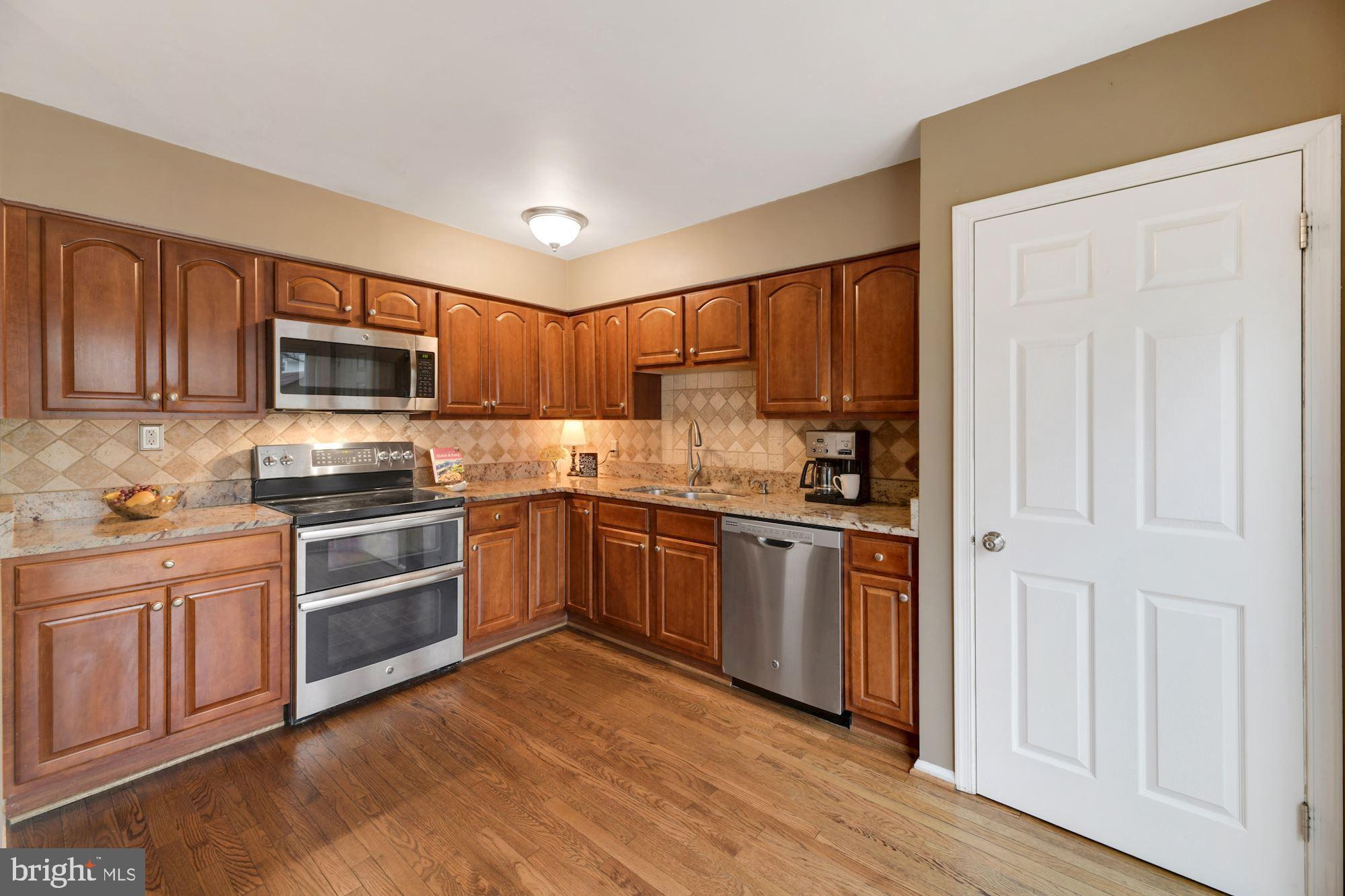 6000 Stoneygate Court Springfield, VA 22152 - Photo 12 of 56 Kitchen with large pantry