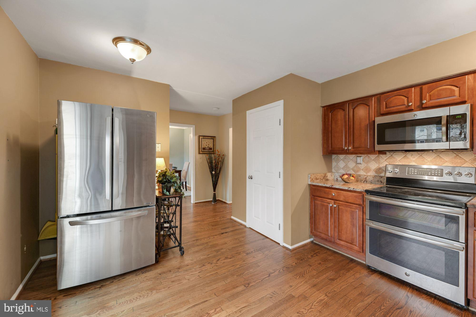 6000 Stoneygate Court Springfield, VA 22152 - Photo 14 of 56 Stainless Steel appliances