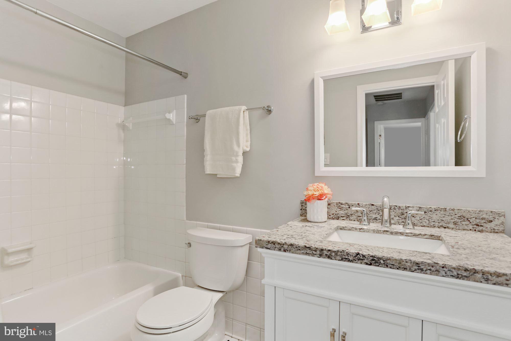6000 Stoneygate Court Springfield, VA 22152 - Photo 33 of 56 Upper level hall bath