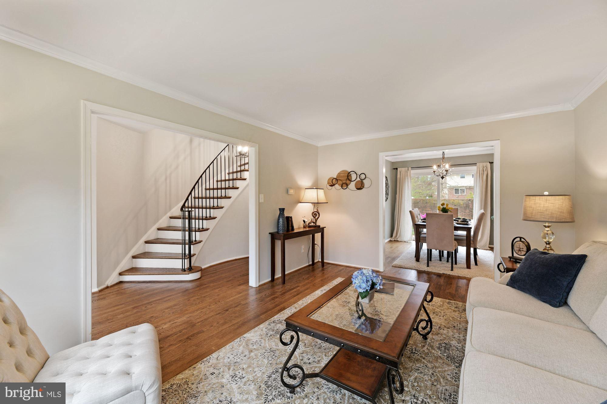 6000 Stoneygate Court Springfield, VA 22152 - Photo 6 of 56 Living room