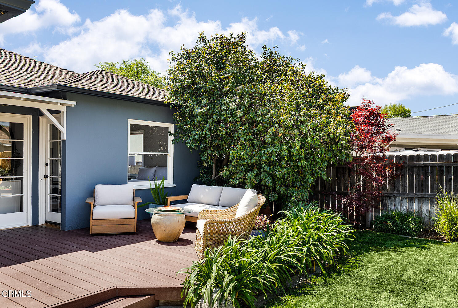 1685 Wagner Street Pasadena, CA 91106 - Photo 4 of 5 a wooden bench sitting in front of a building