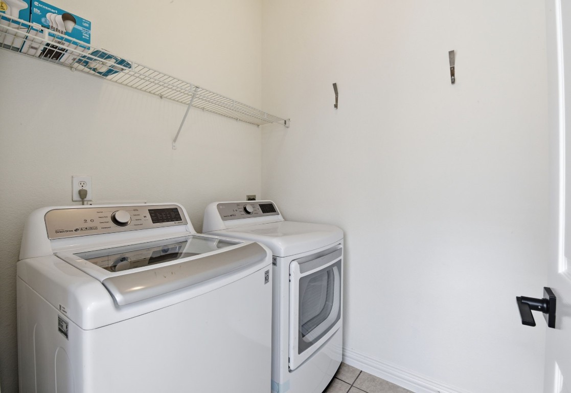 16023 Powder Springs Lane Houston, TX 77070 - Photo 26 of 48 In house laundry room!