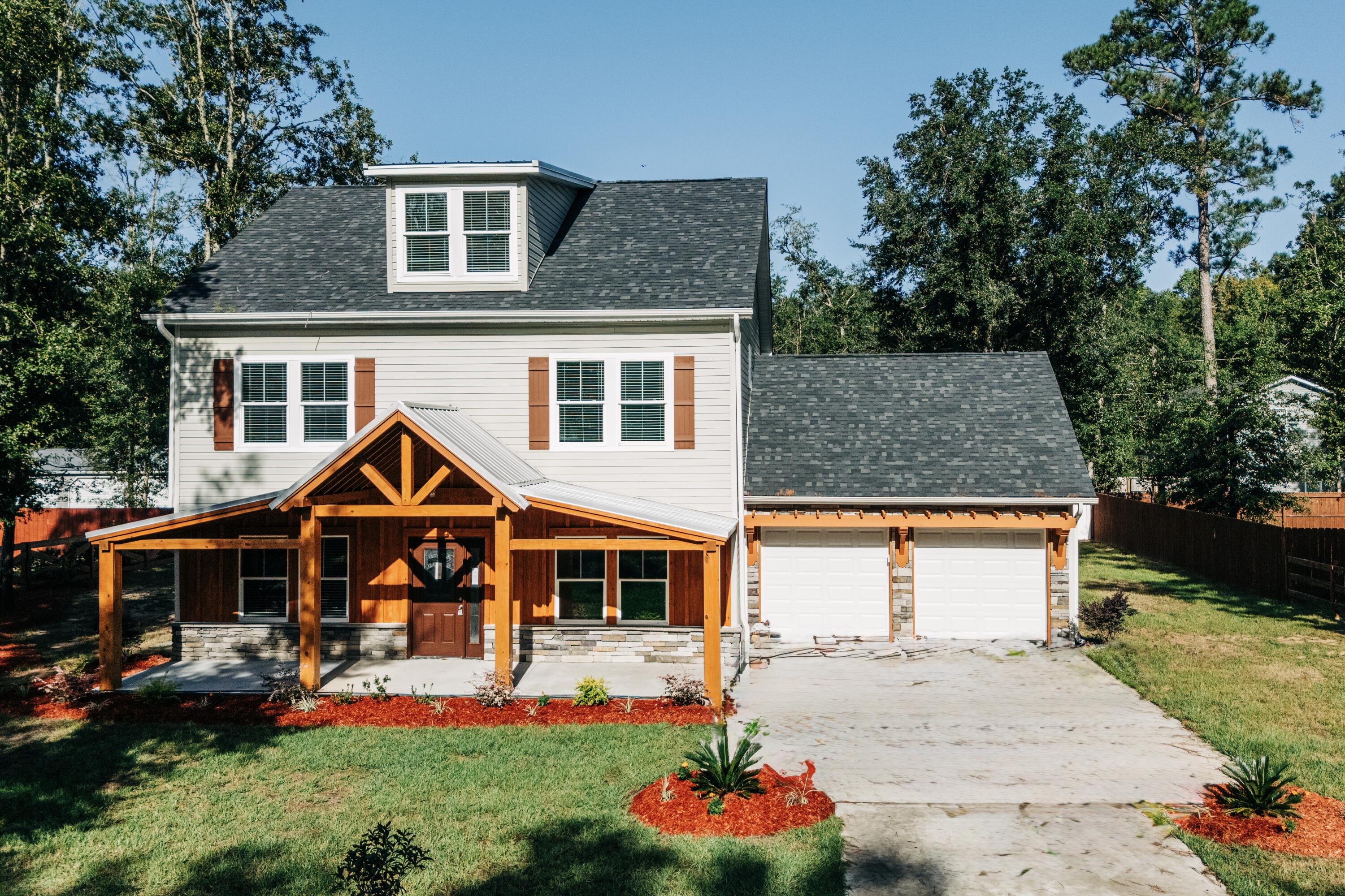 438 Locust Street Walterboro, SC 29488 - Photo 1 of 44 DJI_20251002101627_0135_D