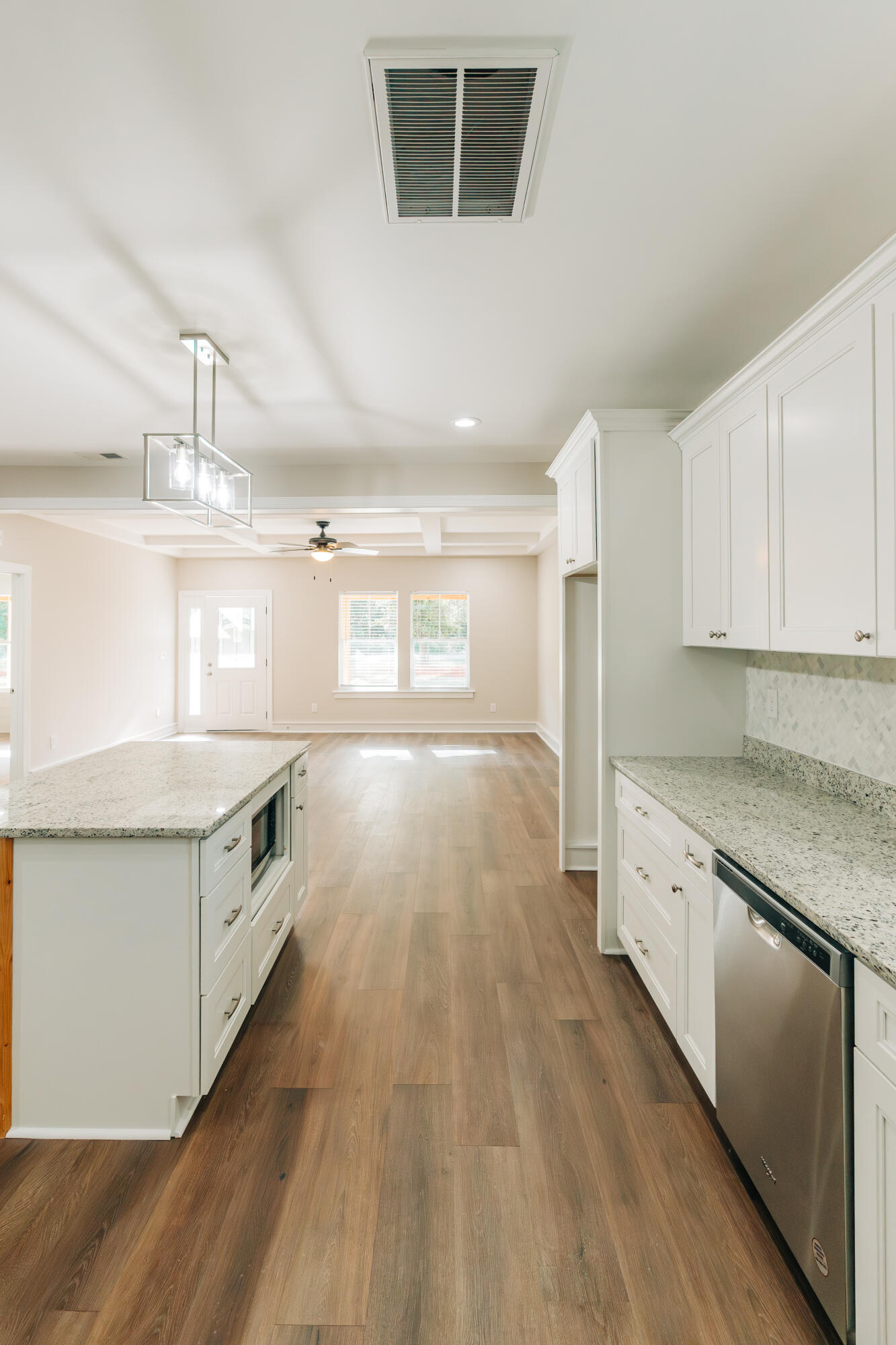 438 Locust Street Walterboro, SC 29488 - Photo 10 of 44 DSC06618