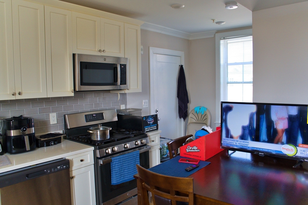 93 George Street Boston, MA 02119 - Photo 9 of 14