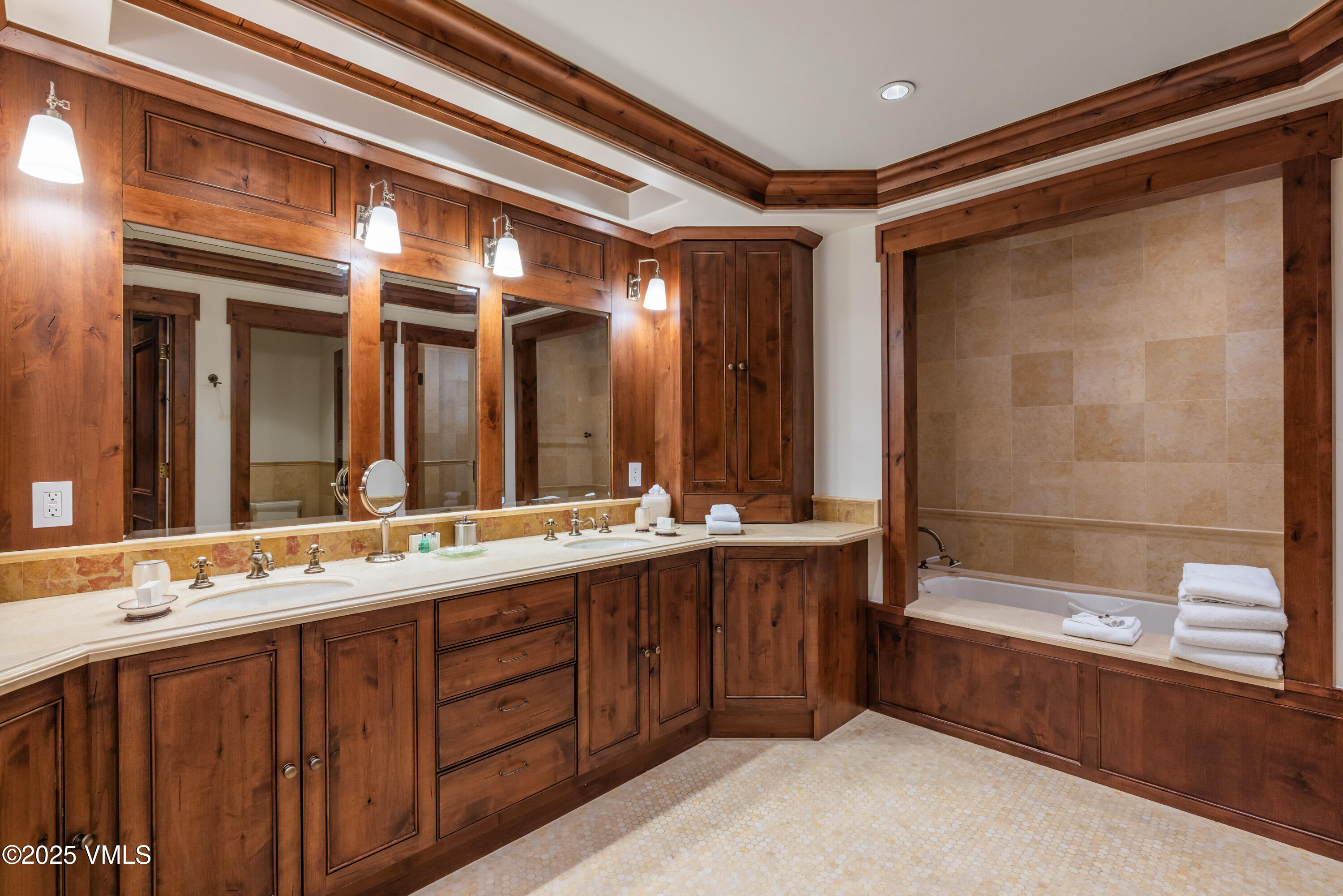 1 Willow Bridge Road, Unit 42 Vail, CO 81657 - Photo 34 of 72 primary bath