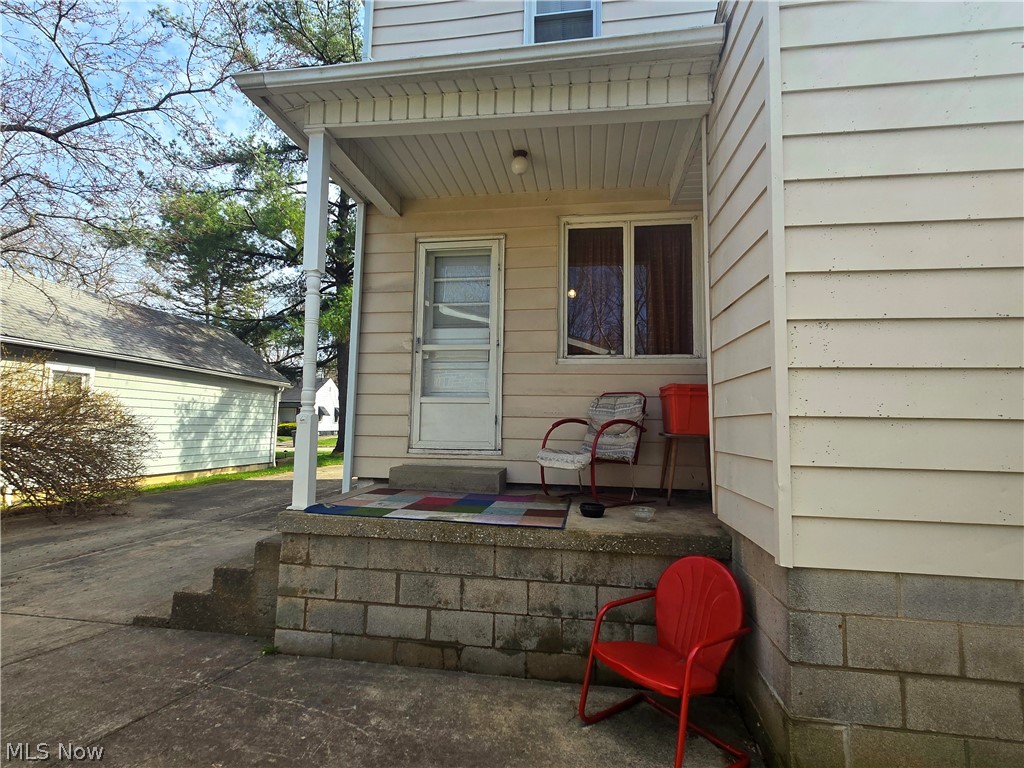 2446 Vestal Road Youngstown, OH 44509 - Photo 17 of 23 Back porch