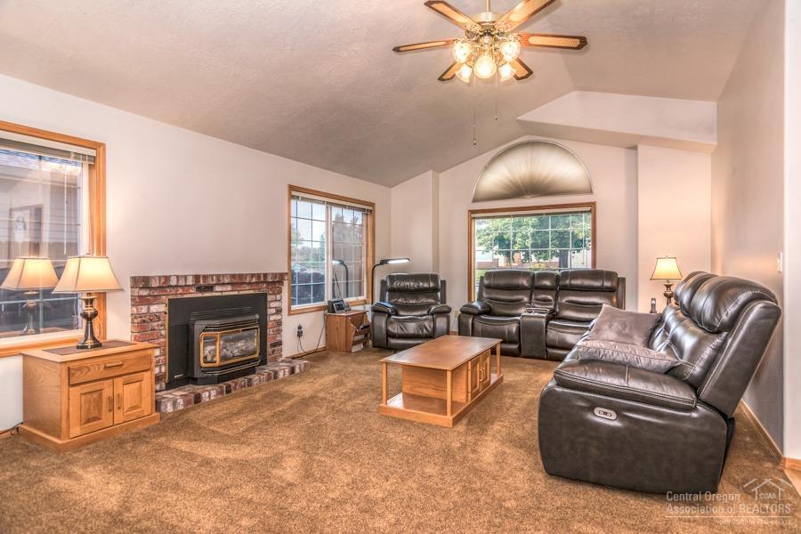 2755 Northeast Wells Acres Road Bend, OR 97701 - Photo 5 of 23 Additional Photo