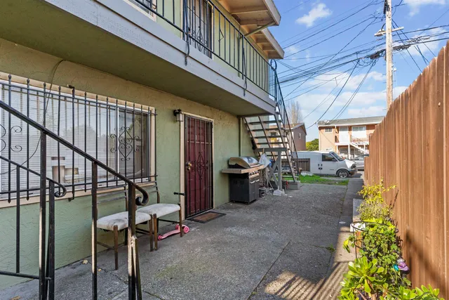 $849,999 | 128 Catron Drive, Oakland, CA 94603