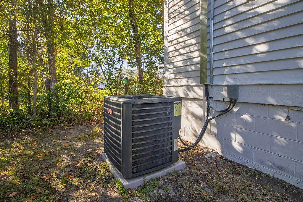 65 West Calhoun Street Wadley, GA 30477 - Photo 19 of 25 a backyard of a house with lots of green space