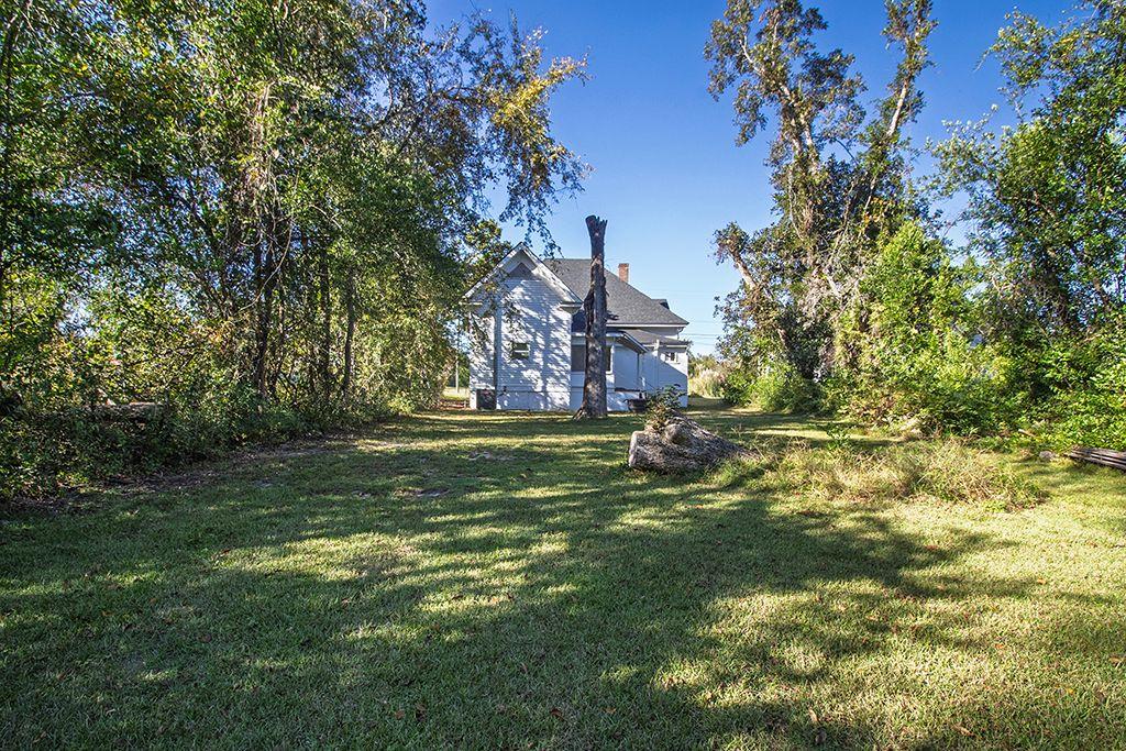 65 West Calhoun Street Wadley, GA 30477 - Photo 22 of 25 a view of a yard in a yard