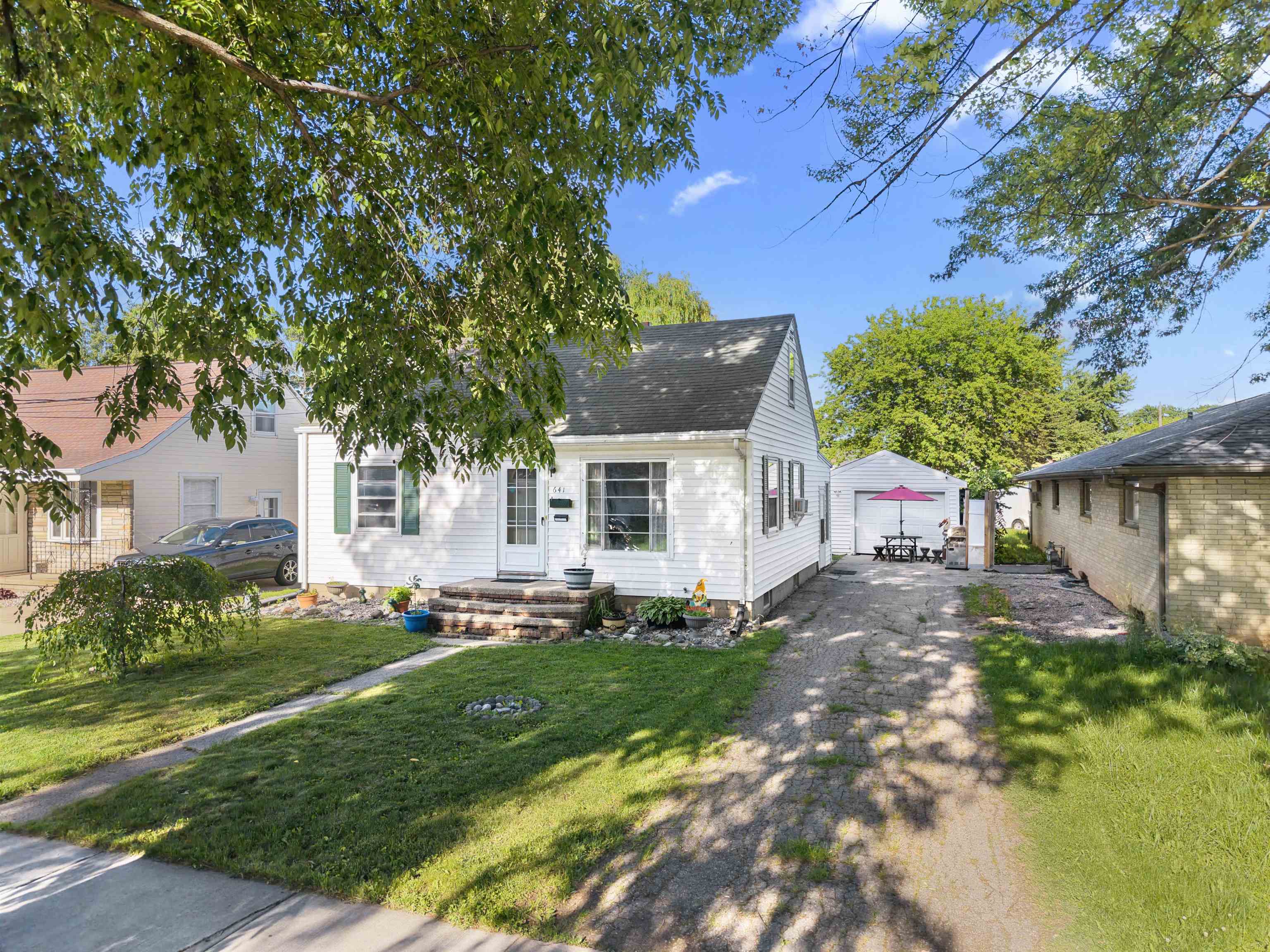 641 State Street Menasha, WI 54952 - Photo 2 of 33