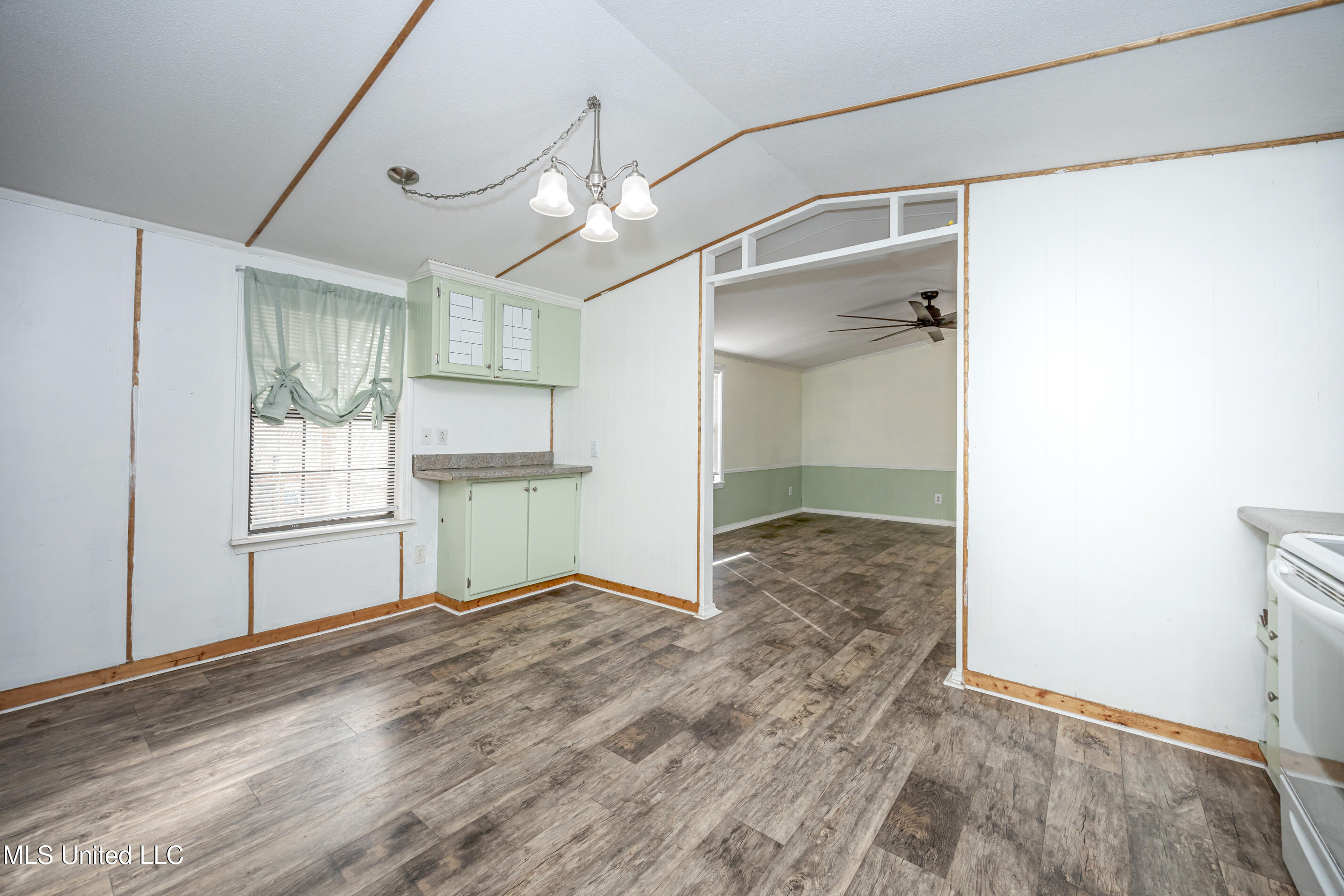 14208 Lily Orchard Road Moss Point, MS 39562 - Photo 14 of 67 IMG_7377