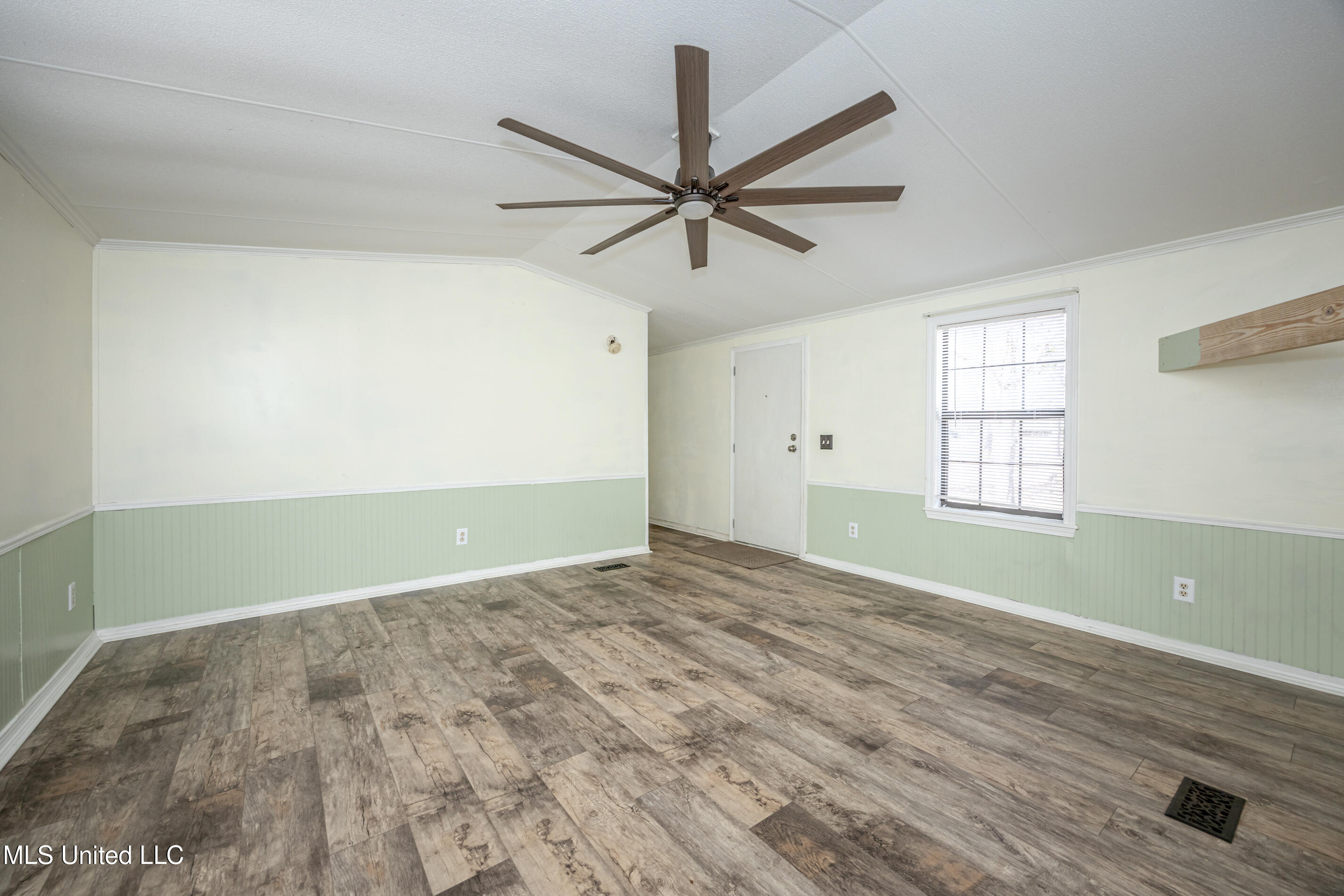 14208 Lily Orchard Road Moss Point, MS 39562 - Photo 9 of 67 IMG_7378