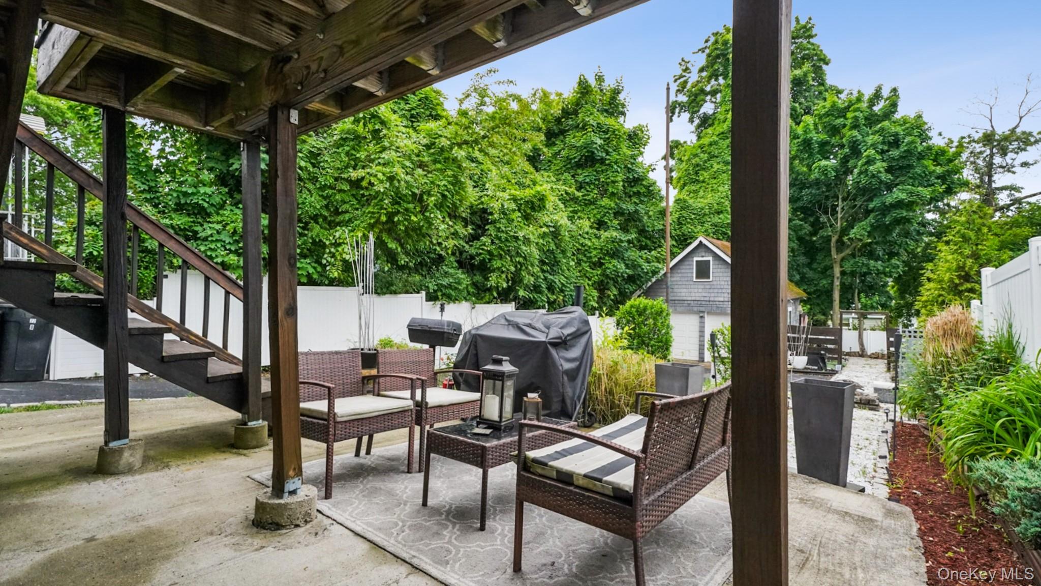 22 Mt Joy Place New Rochelle, NY 10801 - Photo 31 of 38 Patio area below the deck