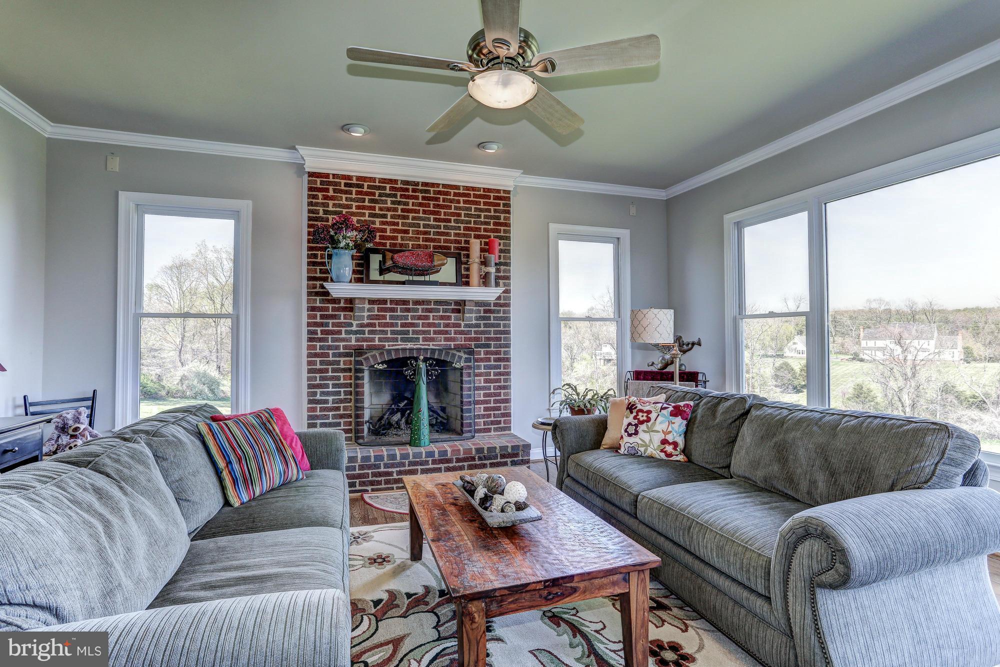 19288 Dunlop Mill Road Leesburg, VA 20175 - Photo 19 of 30 Family Room