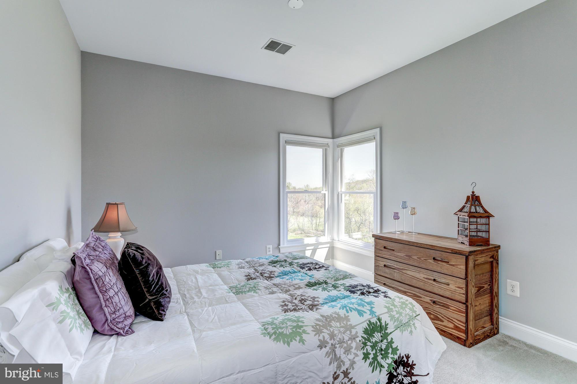 19288 Dunlop Mill Road Leesburg, VA 20175 - Photo 25 of 30 Bedroom