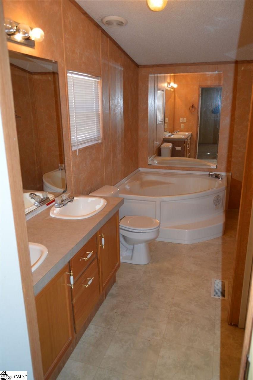 159 Campbell Lake Road Greer, SC 29651 - Photo 14 of 24 Gallery Image 14
