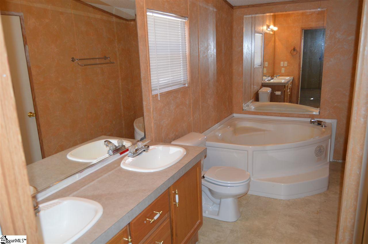 159 Campbell Lake Road Greer, SC 29651 - Photo 15 of 24 Gallery Image 15