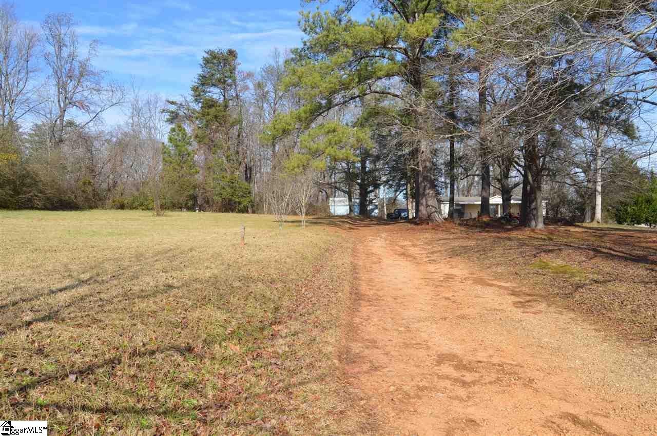 159 Campbell Lake Road Greer, SC 29651 - Photo 3 of 24 Gallery Image 3