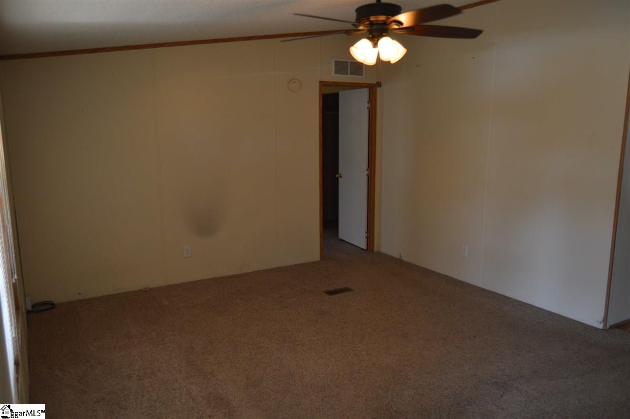 159 Campbell Lake Road Greer, SC 29651 - Photo 6 of 24 Gallery Image 6