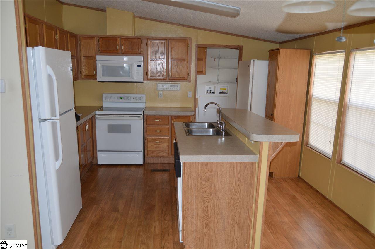 159 Campbell Lake Road Greer, SC 29651 - Photo 8 of 24 Gallery Image 8
