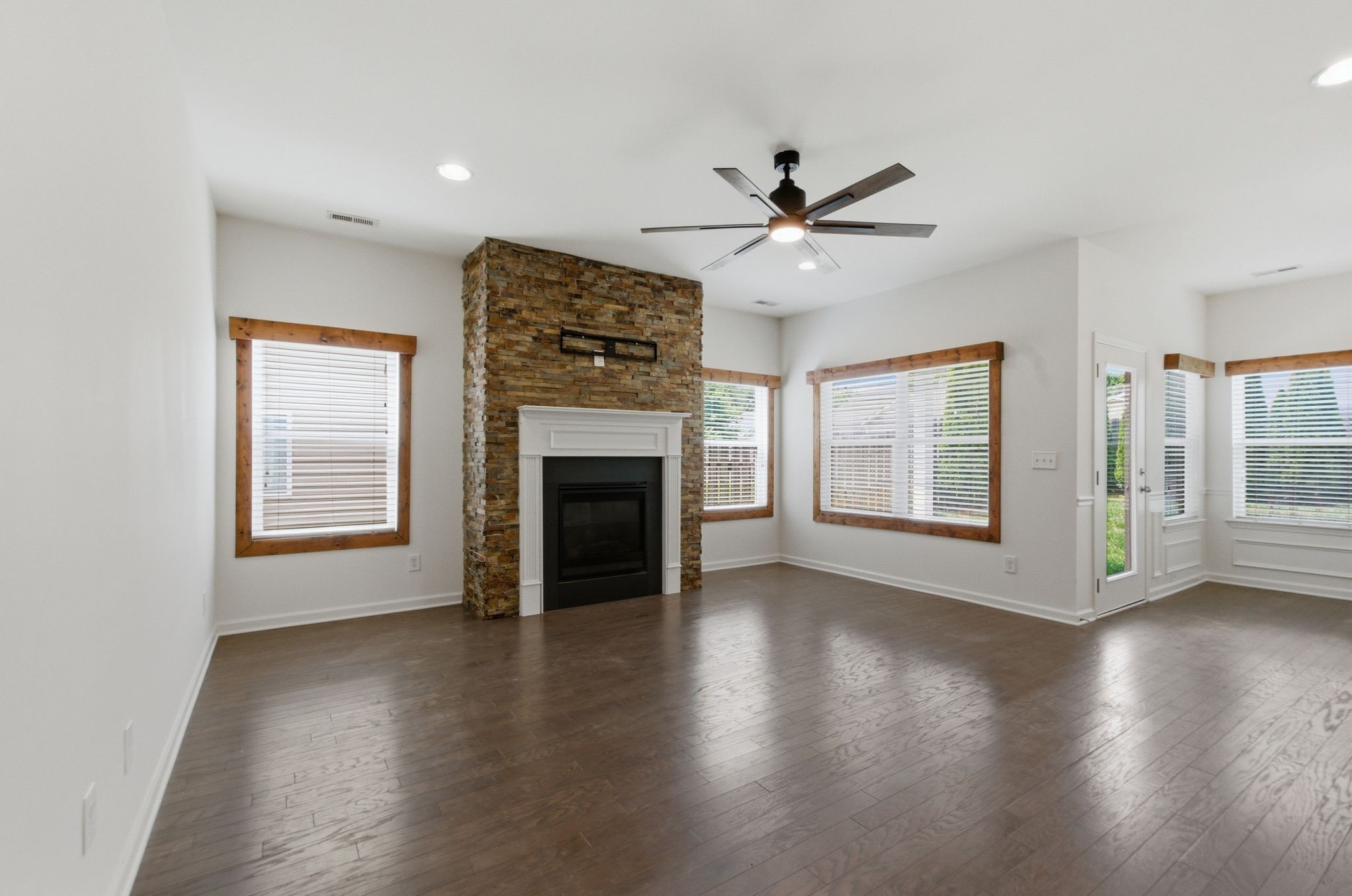 921 Carnation Drive Spring Hill, TN 37174 - Photo 5 of 31
