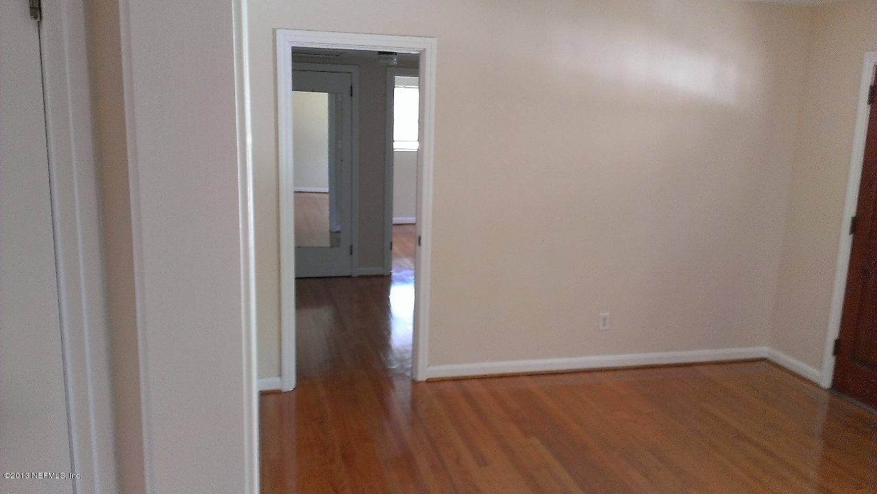6914 Holiday Road North Jacksonville, FL 32216 - Photo 5 of 23 IMAG0043