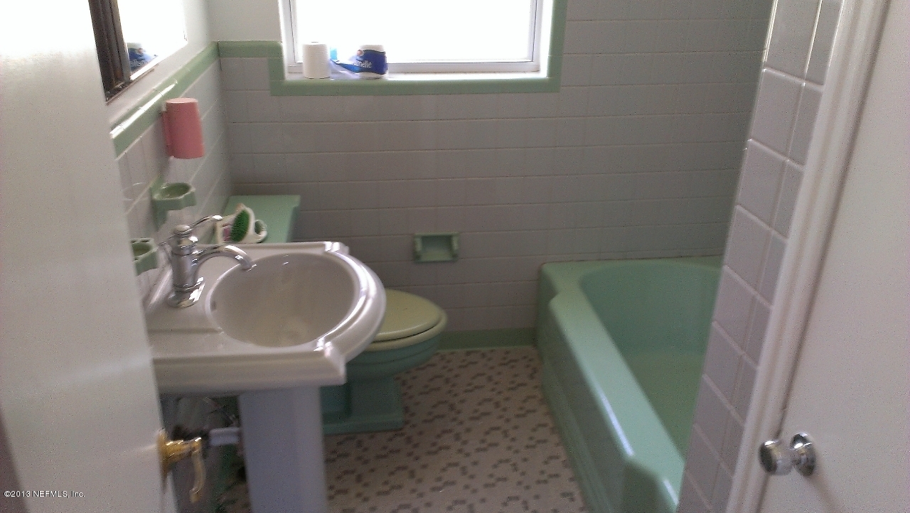 6914 Holiday Road North Jacksonville, FL 32216 - Photo 8 of 23 IMAG0047