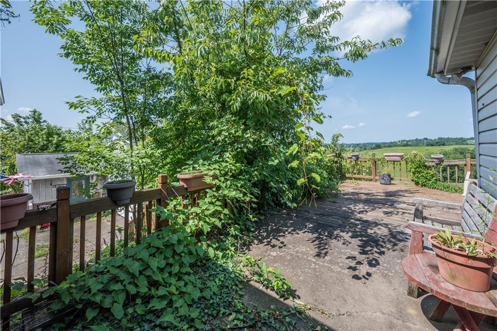 776 Mounts Road Washington, PA 15301 - Photo 35 of 40 a view of a garden with sitting area