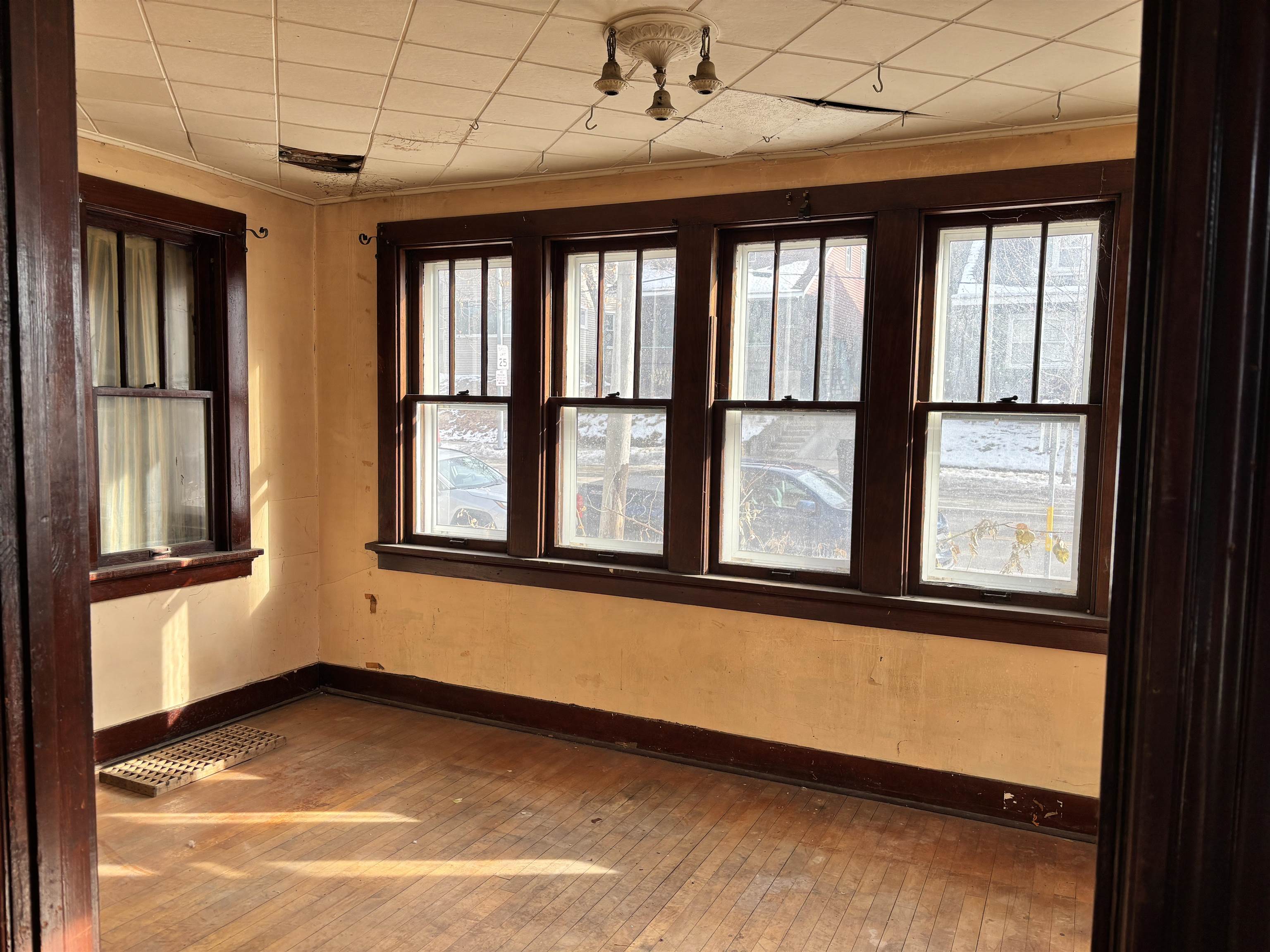 2120 Winnebago Street Madison, WI 53704 - Photo 3 of 32