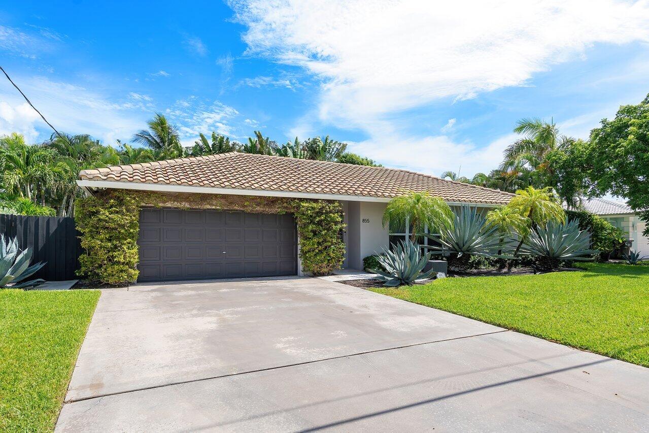 855 Berkley Street Boca Raton, FL 33487 - Photo 2 of 48 002-855BerkleyStreet-BocaRaton-FL-33487-