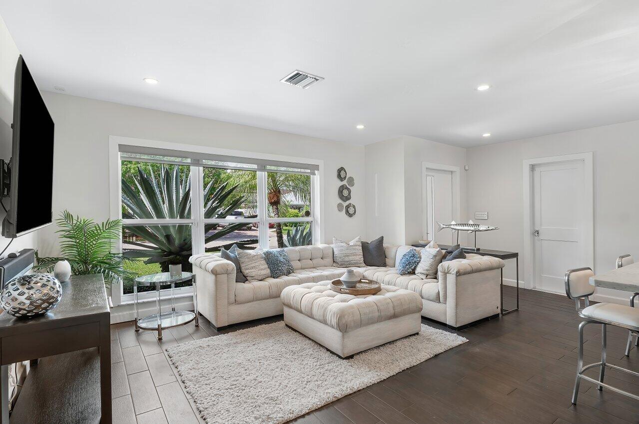 855 Berkley Street Boca Raton, FL 33487 - Photo 7 of 48 007-855BerkleyStreet-BocaRaton-FL-33487-